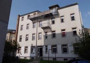 Kompakte Hinterhaus DG 2,5-Zimmer mit Einbauküche, Laminat und Wanne in uninaher Lage!