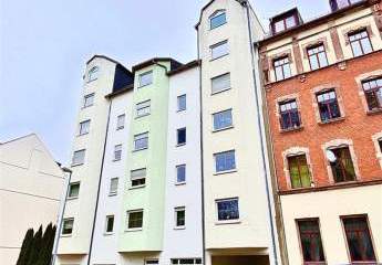 * Großzügige 1-Zimmer mit EBK,  Stellplatz, Wanne, Dusche, Laminat und Aufzug in Uninähe! *