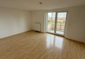 2-Zimmer mit Laminat, Balkon, Stellplatz und Wannenbad in ruhiger Lage! EBK mgl.