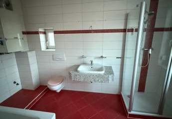 Gemütliche 3,5-Zimmer mit Laminat, SP, Wanne und Dusche in guter Lage!