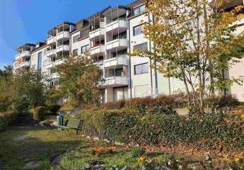 Großzügige 2-Zimmer mit Wannenbad, Balkon, Aufzug, Tiefgarage und Abstellraum am Küchwald