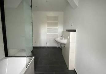 DG 3-Zimmer mit SP, Tageslichtbad und Wanne in zentraler Lage!