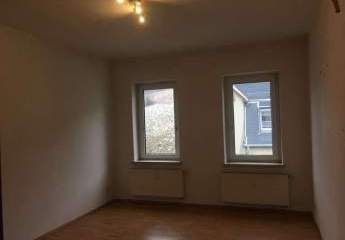 Günstige 2-Zimmer mit Wannenbad und großer Küche in ruhiger Lage!*