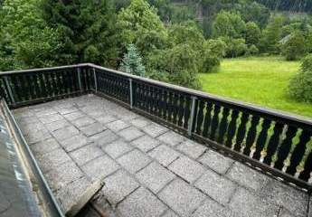 Idyllisch gelegenes 7-Zi. EFH mit 2 Balkonen, Carport, 3 Bädern und Garage im schönen Zschopautal