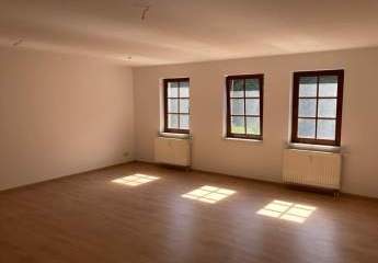 Großzügige 2-Zimmer mit Laminat und offener Küche in ruhiger Lage!