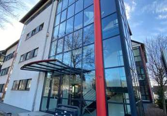 Großzügige 8-Zi. Büroeinheit mit 2xTG-Stellplätzen in guter Lage!