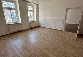 Großzügige 3-Zimmer mit Garage, Laminat, EBK, Wanne und Dusche in guter Lage