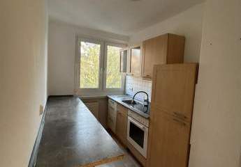 Helle 2-Zi. mit EBK, Wanne & Laminat in ruhiger Lage!