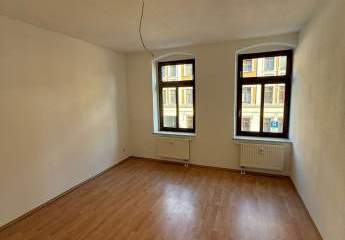 Kompakte 2-Zimmer mit Balkon, Wanne und Laminat in TOP-Lage!