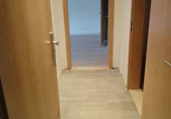 Gemütliche 2-Zimmer mit Dusche und Laminat in guter Lage!