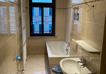 Günstige 2-Zimmer mit Wannenbad und Laminat in guter Lage!