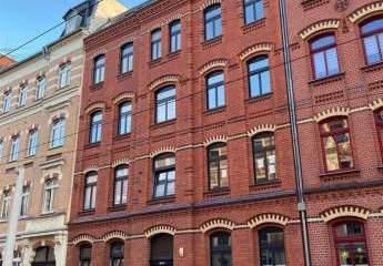 Gemütliche 2-Zimmer mit Laminat und Wanne in zentraler Lage