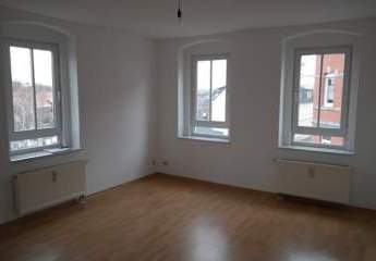 Gemütliche 2-Zimmer mit Laminat und Wannenbad mit Fenster in ruhiger Lage!