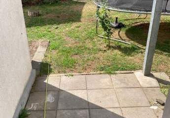 Großzügige 2-Zimmer mit Laminat, Dusche und Terrasse in ruhiger Lage!