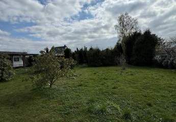 Erschlossenes und großes Baugrundstück in ruhiger Lage... 5 min zum Wasserschloss