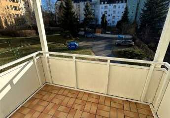Gemütliche 2-Zimmer mit Balkon, Laminat und Wannenbad in ruhiger Lage