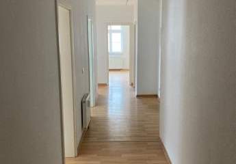 Großzügige 3-Zimmer mit Laminat, Aufzug und Wannenbad in Uninähe!