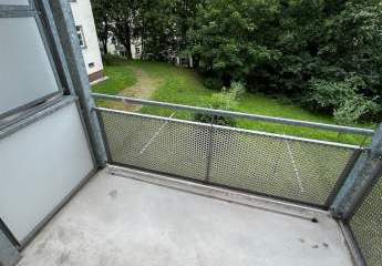 Günstige 2-Zimmer mit Laminat, Balkon, AR und Dusche in ruhiger Lage! Einbauküche mgl.