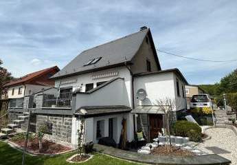 Bezugsfertiges Einfamilienhaus mit großem Blk, Garage, 2 Bädern und sonnigem Grundstück