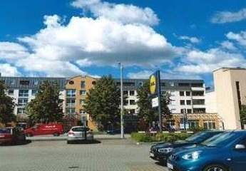 Großzügige 2-Zimmer mit Loggia, Wanne, Aufzug und Laminat in zentraler Lage!