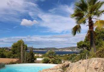Villa mit Pool und Meerblick in Santa Ponsa zum Kauf oder Miete