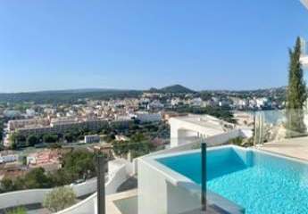 Minimalistische Villa mit Blick auf Santa Ponsa und das Meer