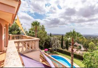 Herrliche Villa auf dem Hügel bei Bunyola mit Meerblick