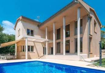 Imposante Villa mit Pool und Strandzugang in Cala Vinyes
