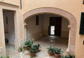 Wohnung mit privater Garage in der Altstadt von Palma zu verkaufen