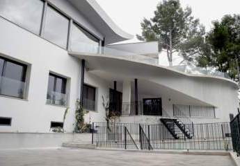 Neue minimalistische Design-Villa mit Gästewohnung zu verkaufen in Cas Catala, Mallorca