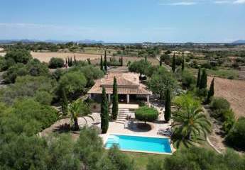 Legale Finca mit Lizenz zur Ferienvermietung zu verkaufen in Maria de la Salut, Mallorca