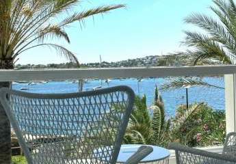 Modernes Apartment in erster Meereslinie mit Pool in Santa Ponsa