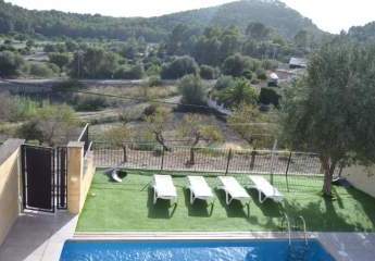 Sonnige Doppelhaushälfte in Es Capdella mit privatem Pool und Lizenz zur Ferienvermietung