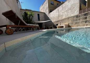 Modernes Stadthaus mit Pool im wunderschönen Muro