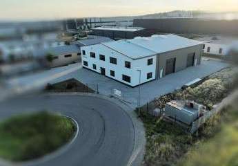 Attraktive Ausstellungs- & Lagerfläche inkl. Büro, ca. 260 m² Lager und 140 m² Büro zu vermieten