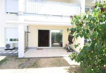 WRS Immobilien - käuferprovisionsfrei - 2 Zimmer EG Wohnung mit großem Garten + TG-Stellplatz