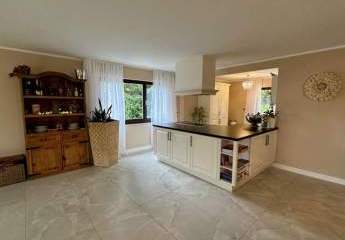 WRS Immobilien - käuferprovisionsfrei - Hösbach - Zwei- / Einfamilienhaus in beliebter Hanglage
