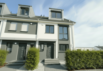 WRS Immobilien - Niederdorfelden - neuwertiges Reihenendhaus mit guter Ausstattung + Garage