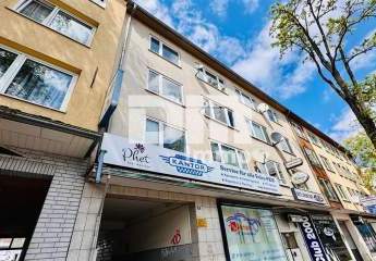 Modernisiertes Mehrfamilienhaus mit 8 Wohneinheiten und 2 Gewerbeflächen