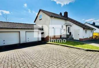 Traumhaus in begehrter Lage auf großem Grundstück mit  Panoramablick