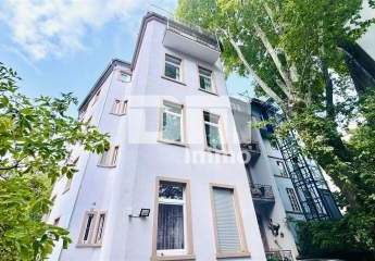 Modernisierte Altbau-Zweizimmerwohnung mit Balkon + Stellplatz (optional) im Ostend