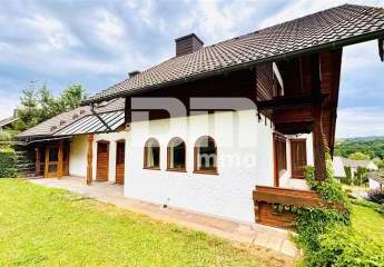 Hochwertiges 1-2 Familienhaus mit großem Garten in erhobener Ortsrandlage mit Panoramablick