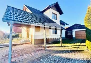 Umfangreich saniertes Einfamilienhaus mit großer Terrasse, Garage, Carport und Einliegerbereich