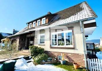 Umfangreich saniertes Ein- bis Zweifamilienhaus in idyllischer Ortsrandlage