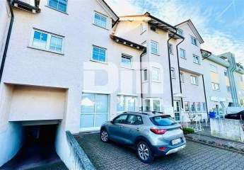 Ladeneinheit und Büro / Praxisfläche teilvermietet im Paket mit umfangreicher Ausstattung