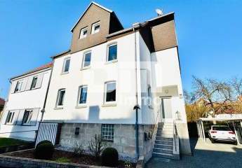 Modernisiertes Ein- bis Zweifamilienhaus mit Maisonettebereich in Traumlage