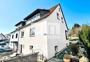 Schöne Doppelhaushälfte in schöner Wohnlage mit Panoramablick, Gartenbereich und Garage