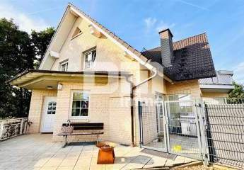 Hochklassiges Einfamilienhaus mit Einliegerwohnung  in Bestlage auf großem Traumgrundstück