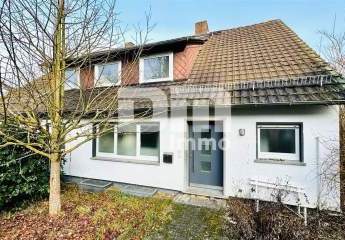 (R)eserviert!Teilsaniertes Ein- bis Zweifamilienhaus mit zusätzlichen Wohnraum