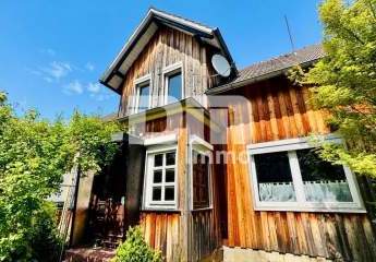 Charmantes Einfamilienhaus/Resthof mit viel Platz, modernisierter Technik und idyllischem Garten